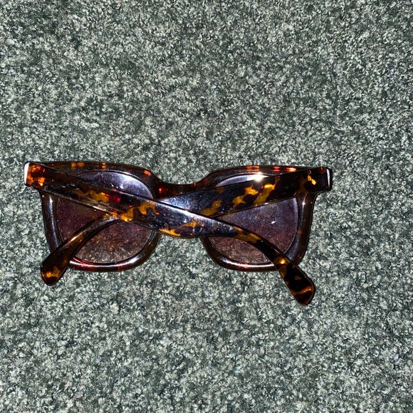 Turtle Shell Celebrity Glasses - Picture 3 of 3